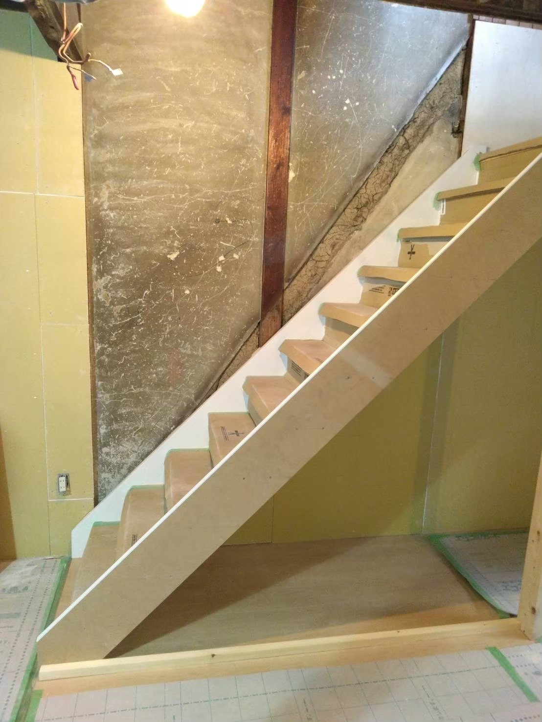 階段の架け替え（古民家改修工事）